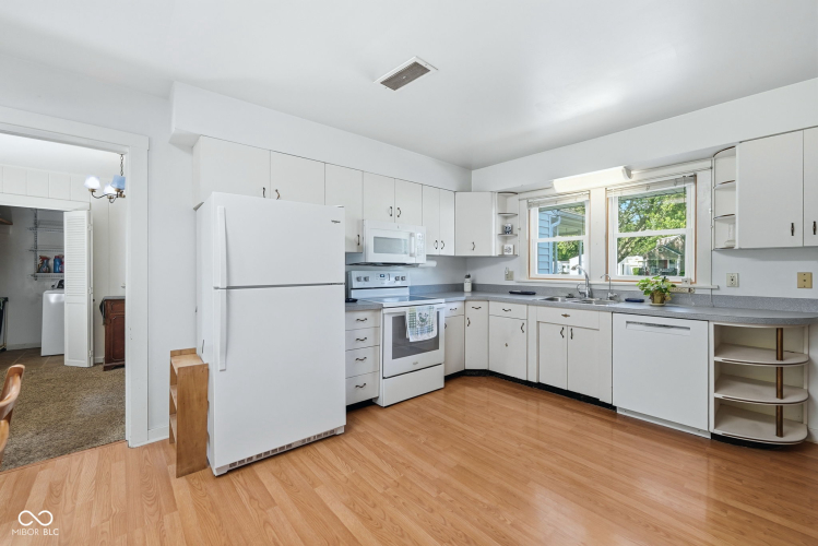 Listing Image 20