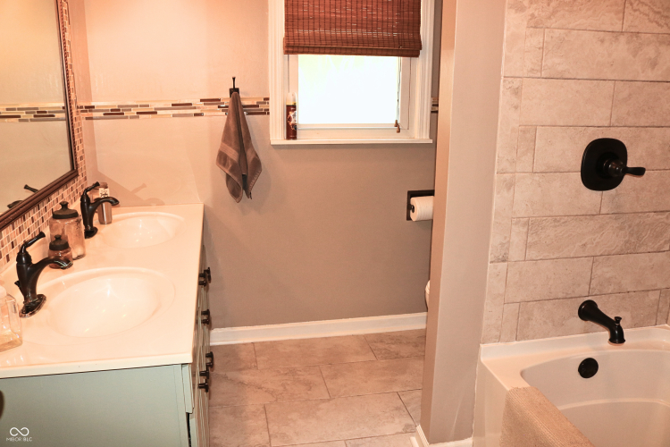 Listing Image 114