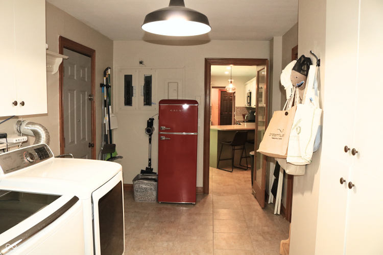 Listing Image 82