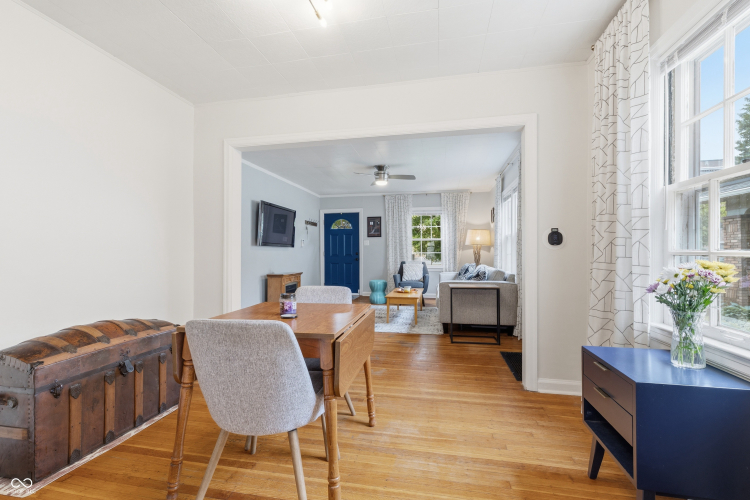 Listing Image 8