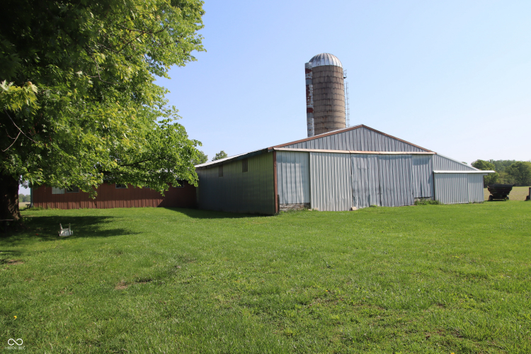 Listing Image 4
