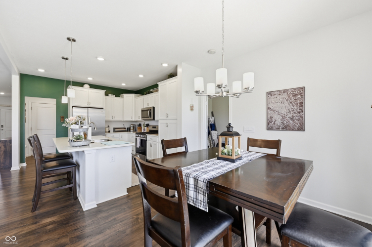 Listing Image 13