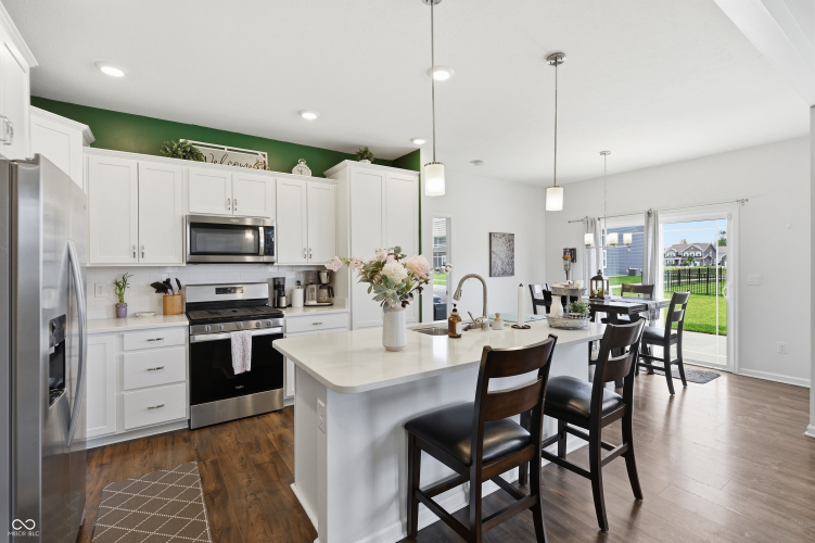 Listing Image 9