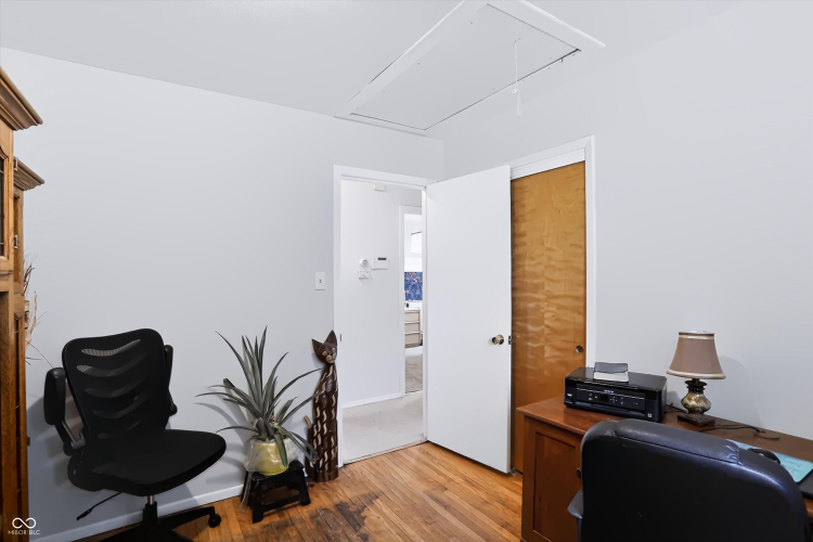 Listing Image 20