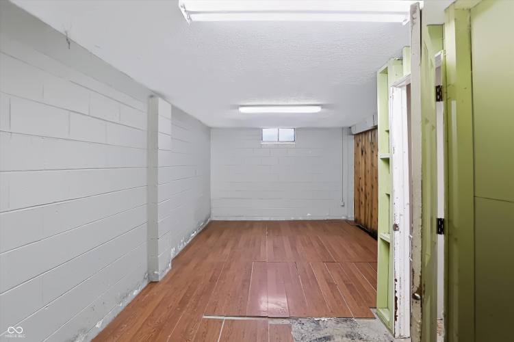 Listing Image 33