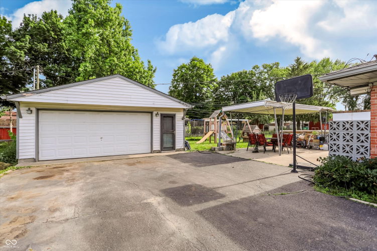 Listing Image 42