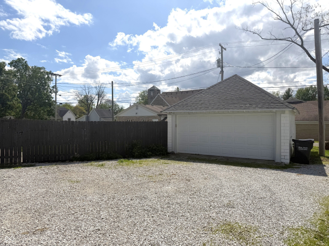 Listing Image 11