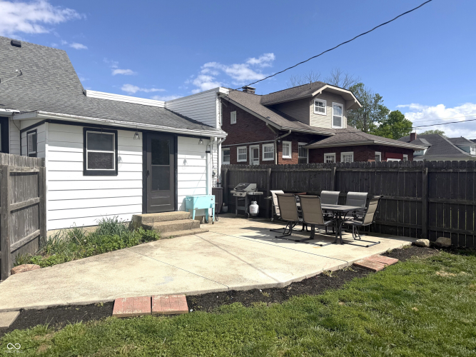 Listing Image 8