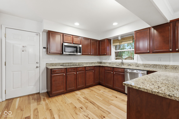 Listing Image 22