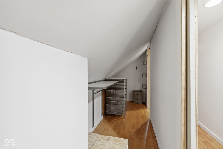 Listing Image 37