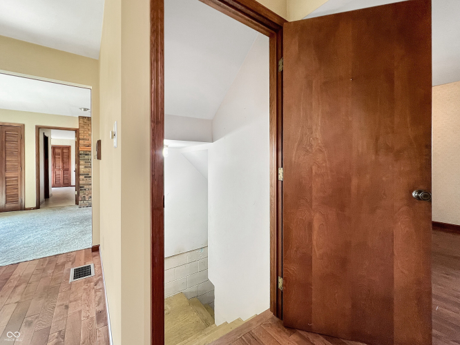 Listing Image 30