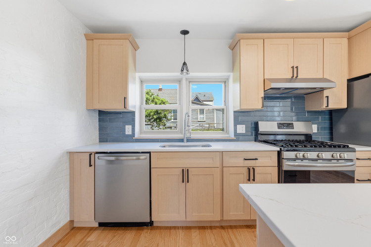Listing Image 13