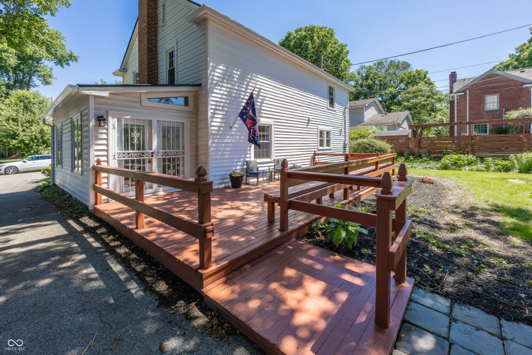 Listing Image 4