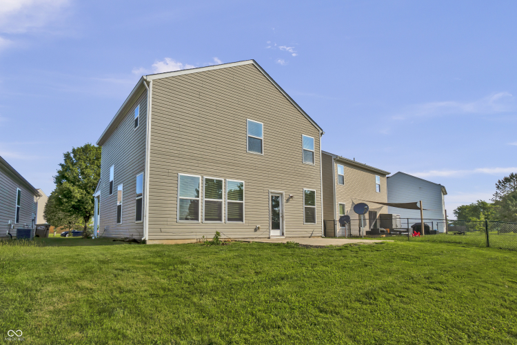 Listing Image 43