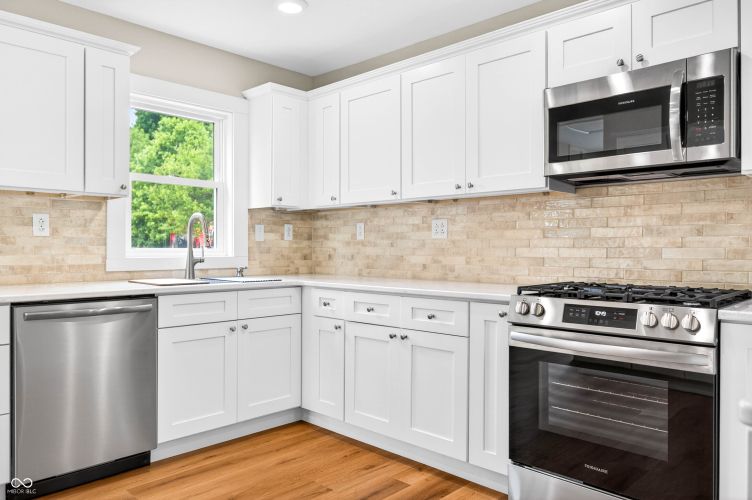 Listing Image 13