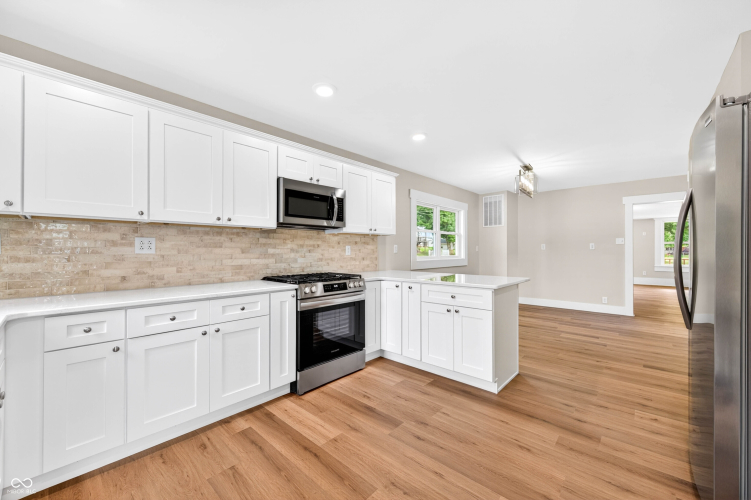 Listing Image 16