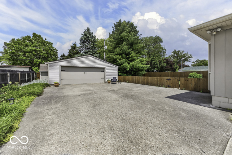 Listing Image 46