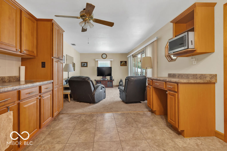 Listing Image 19