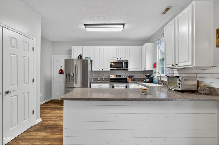 Listing Image 13