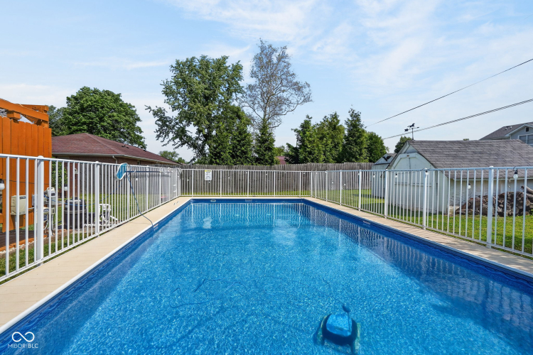 Listing Image 8