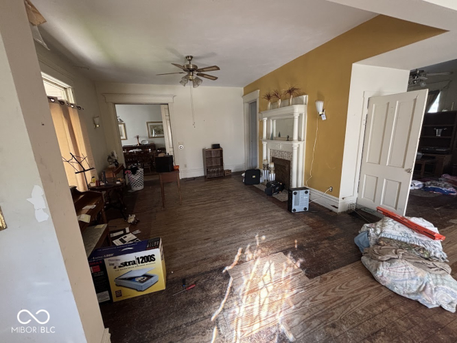 Listing Image 5