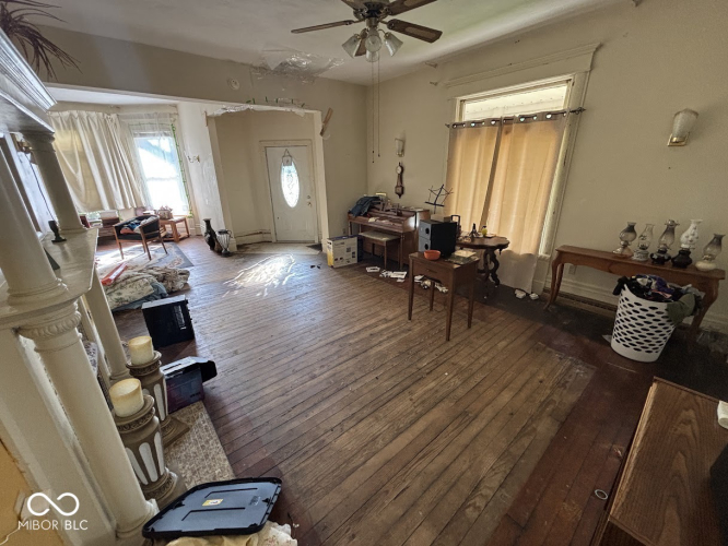 Listing Image 7