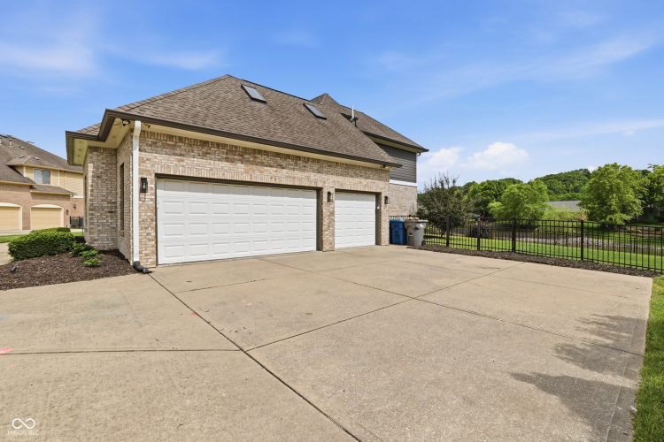 Listing Image 56