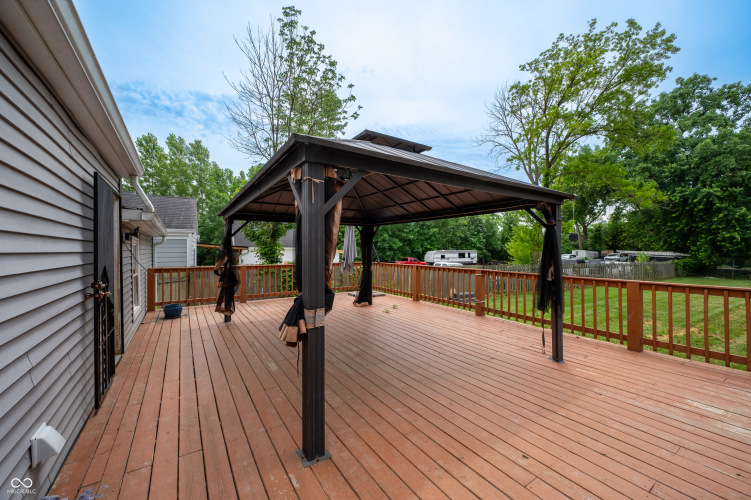 Listing Image 11