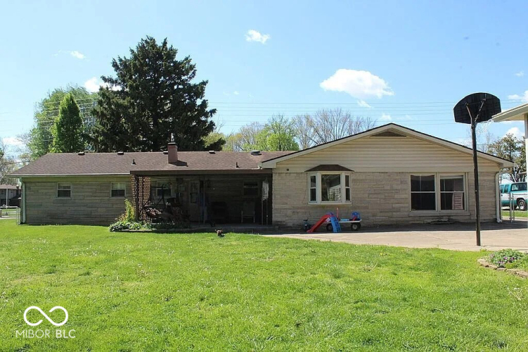 Listing Image 4