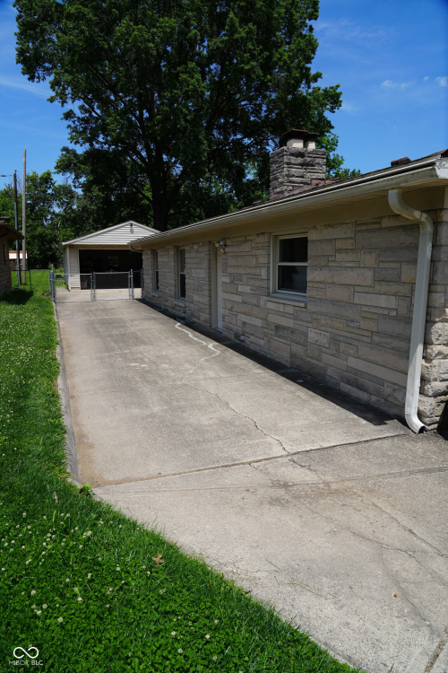 Listing Image 44