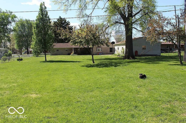 Listing Image 6