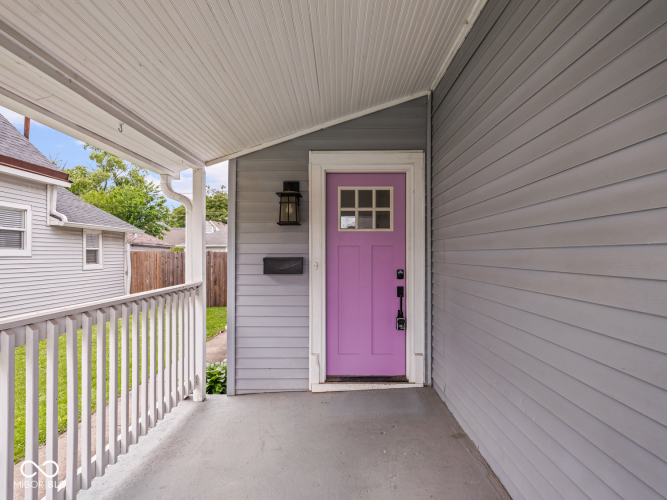 Listing Image 4