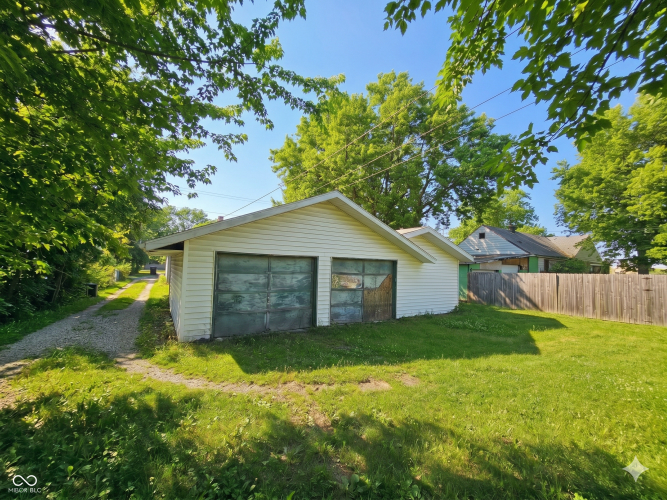 Listing Image 12