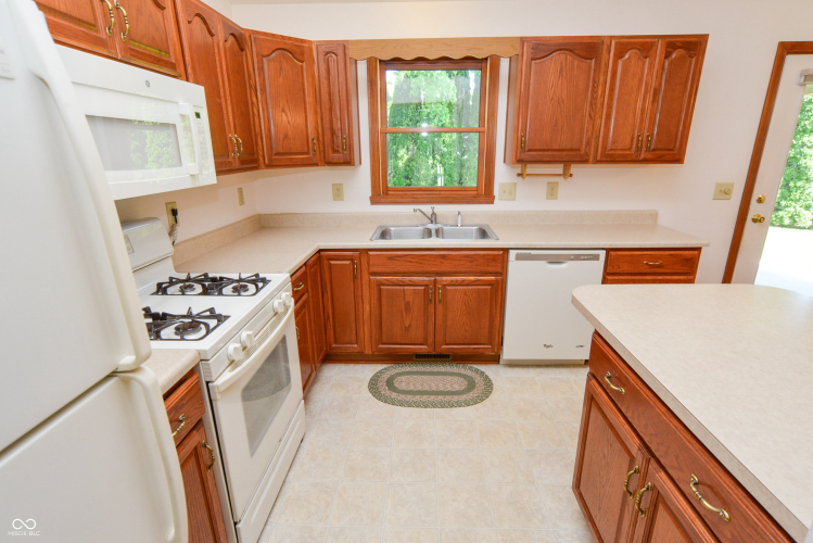 Listing Image 18