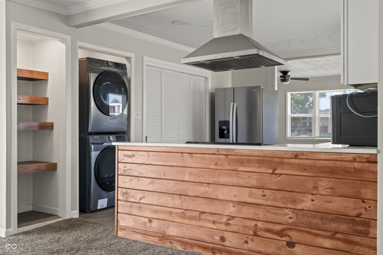 Listing Image 8