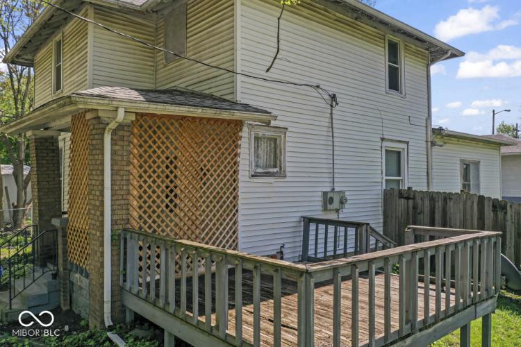 Listing Image 4