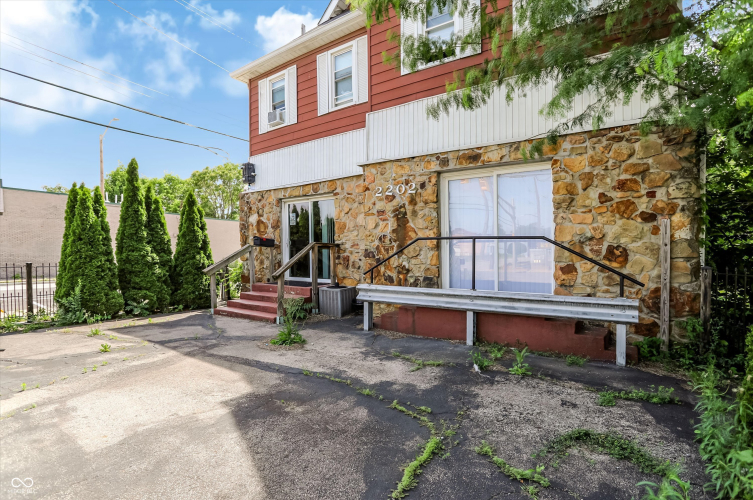 Listing Image 2
