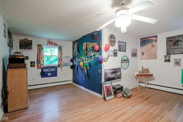 Listing Image 28