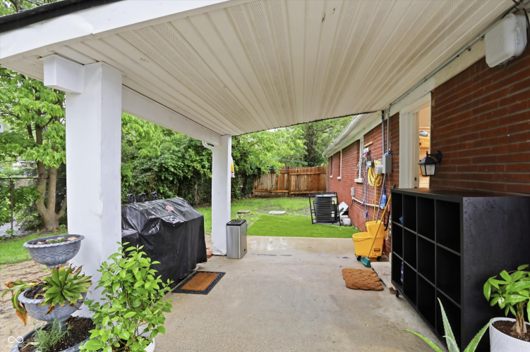 Listing Image 12