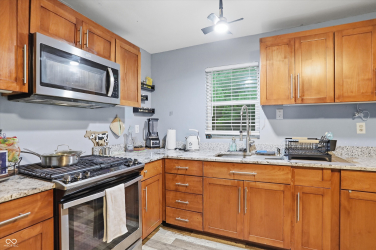 Listing Image 5