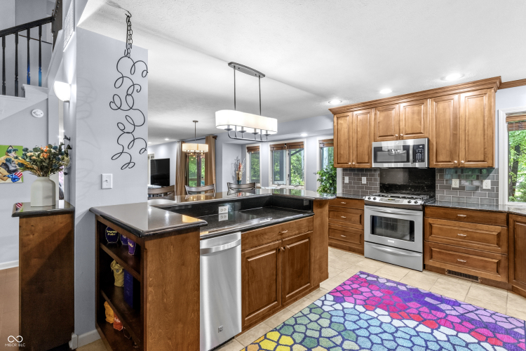 Listing Image 14