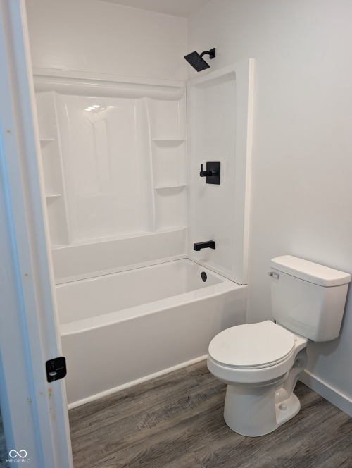 Listing Image 14
