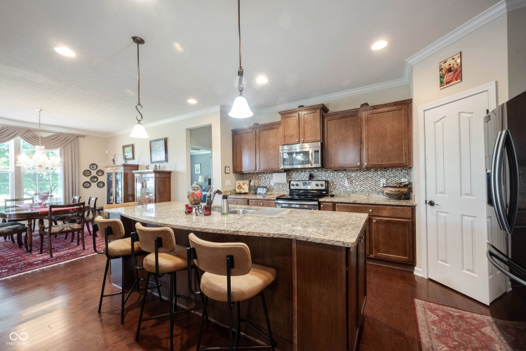 Listing Image 9