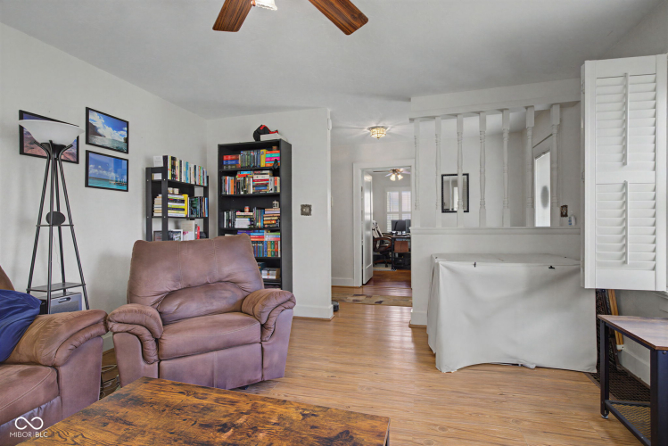 Listing Image 7