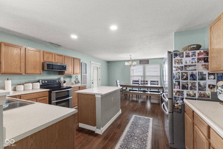 Listing Image 14