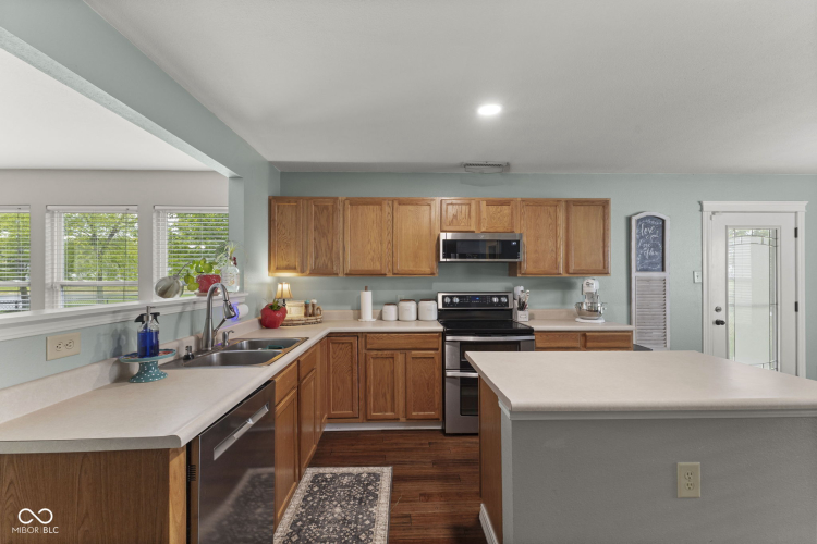 Listing Image 15