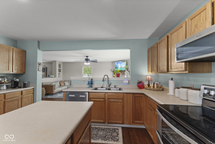 Listing Image 18