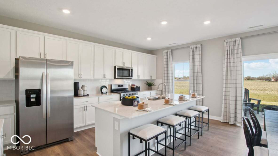Listing Image 10