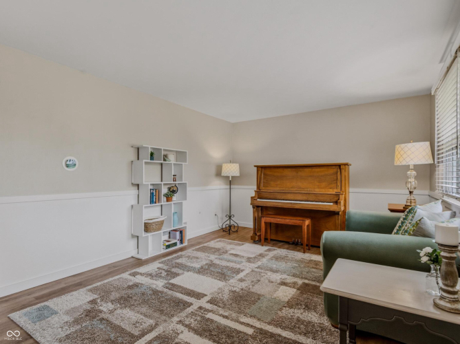 Listing Image 17