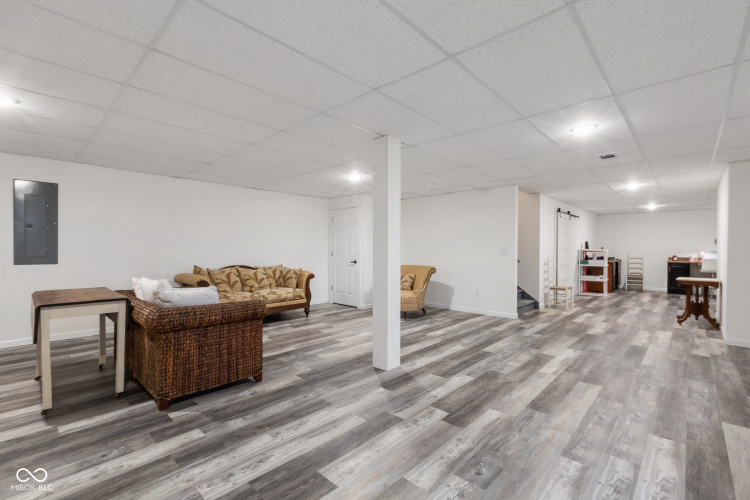 Listing Image 80
